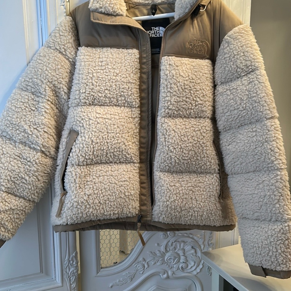 The North Face Beige Sherpa Jacket - Picture 7 of 8
